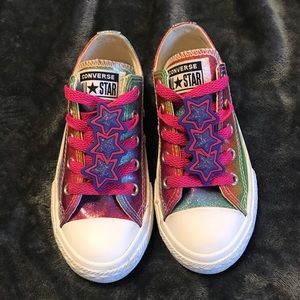 Girls converse